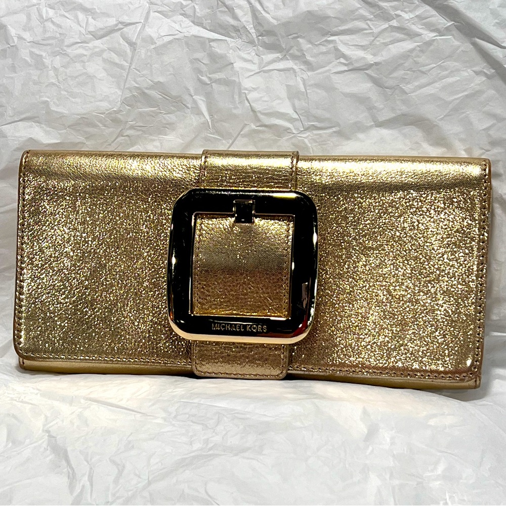 MICHAEL Michael Kors - Sutton Buckle Clutch in Metallic Gold Leather